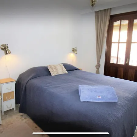 Cozy Townhouse Old Town Otel