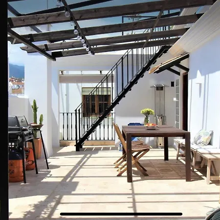 Cozy Townhouse Old Town Otel